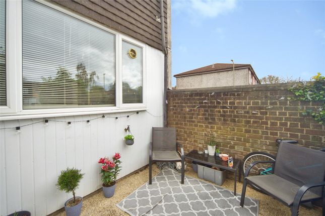 9, Meadow Close, Hertfordshire photo 4