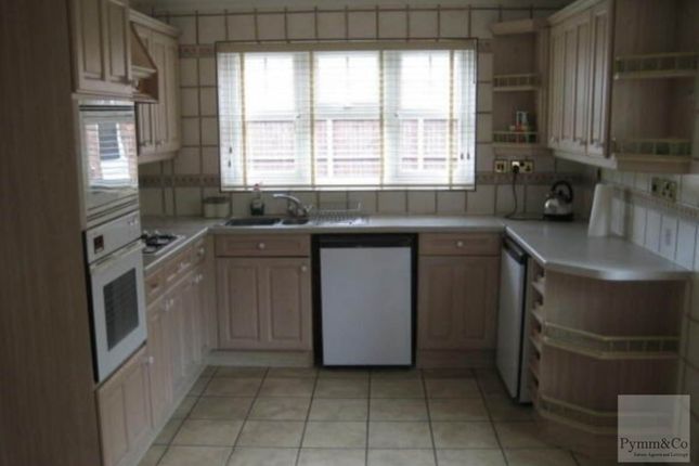 11, Sunningdale, Norwich photo 2