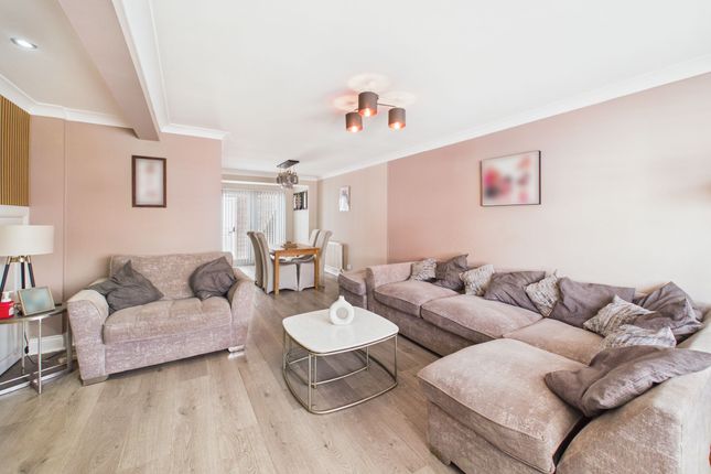33 Olifard Avenue, Glasgow photo 3