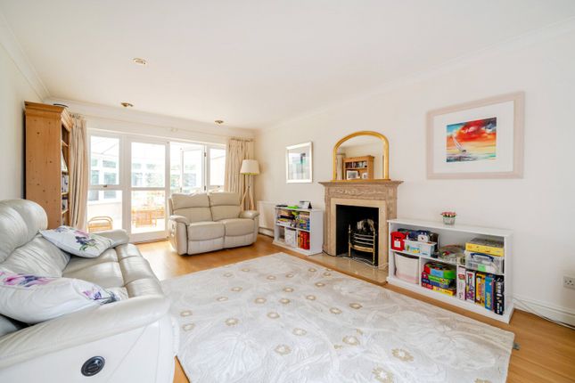 1, Houston Place, Esher photo 4