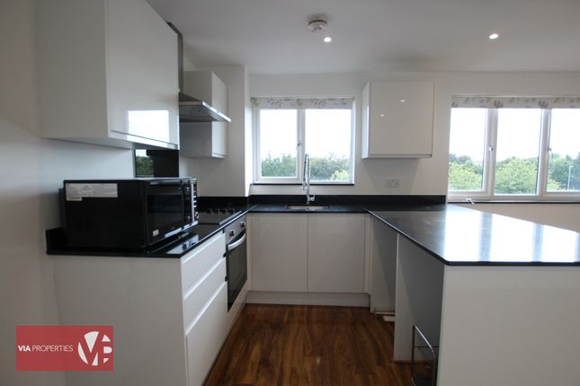 42, Parrotts Field, Hoddesdon photo 4