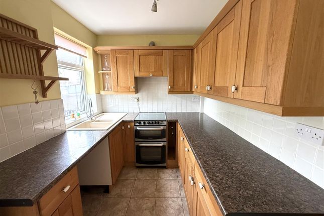12, Brickyard Lane, Kilburn photo 3