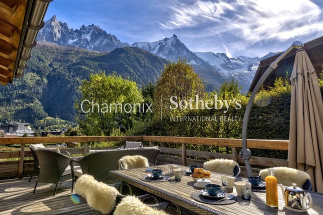 Detached house for sale in 74400 Chamonix, France