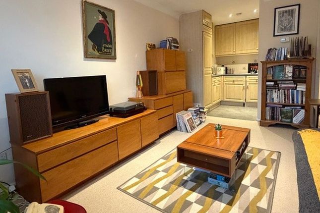 Flat 18 Grovebury Court, 3 Broomfield Road, Bexleyheath photo 3