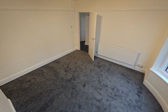 33, Talbot, Luton photo 4