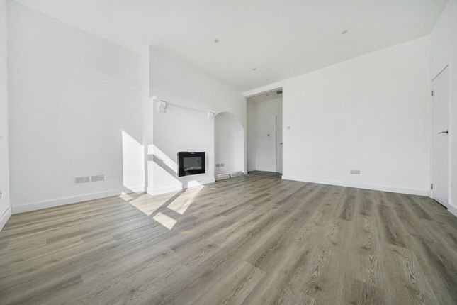 32 Collyer Avenue, Bognor Regis photo 4
