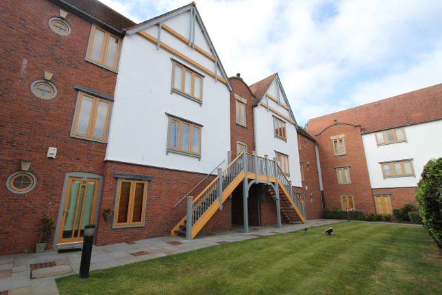 2 bed flat to rent in Foregate Street, Chester CH1