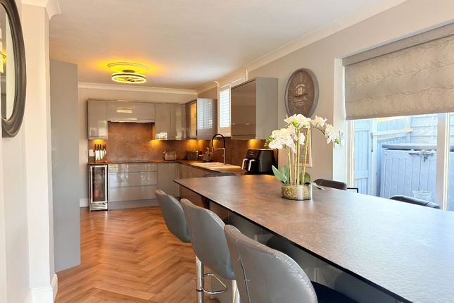 7 Hartsdown Road, Margate photo 4