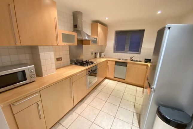Flat to rent in Saint Nicholas Road, Manchester