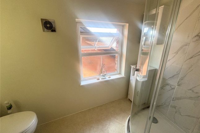 Flat C, 12, Pound Street, Berkshire photo 3