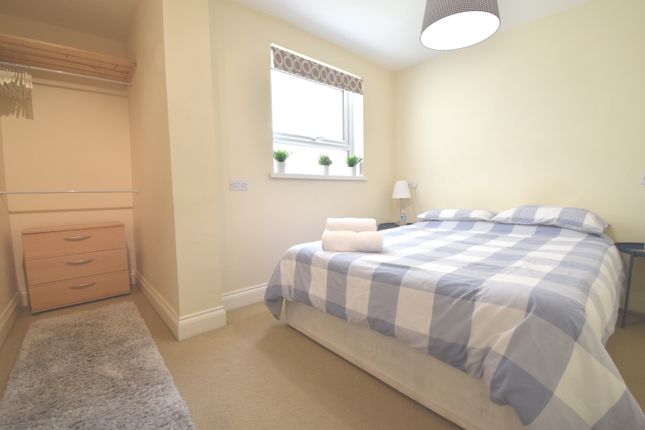 Station Road, Westcliff-on-Sea photo 4