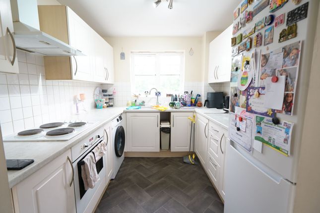 297 Caspian Way, Purfleet-on-Thames photo 5