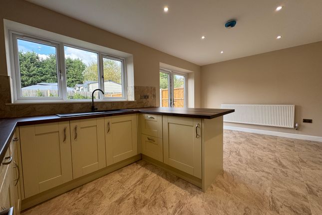 Harlaxton Road, GRANTHAM photo 4