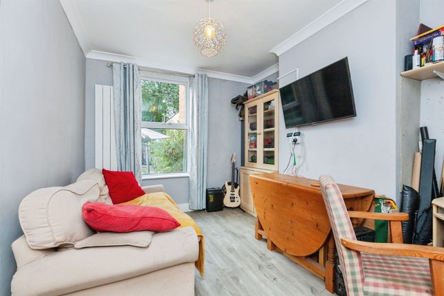 59, Knighton Fields Road West, Leicester photo 4