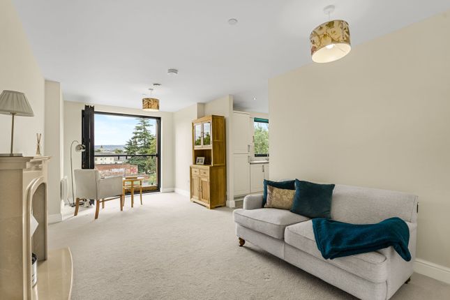Apartment 41, 2, Honeybourne Gate, Cheltenham photo 4