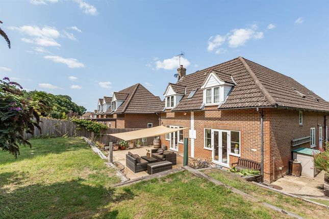 8, Weatherall Close, Faversham photo 3