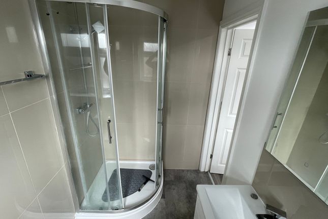 Room 4 at 22, kilmartin road , Ilford  photo 5