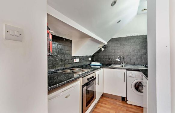 Flat 5, 62 Coombe Road, Croydon, Surrey, CR0 5SG photo 4