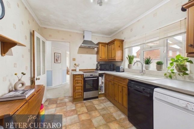 3 Highbury Avenue, Hoddesdon photo 3