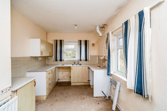 85, Springhill Lane, Wolverhampton photo 4