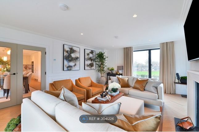 Barons Drive, Alfold Gardens Horsham Road Surrey, Alfold, Cranleigh photo 4
