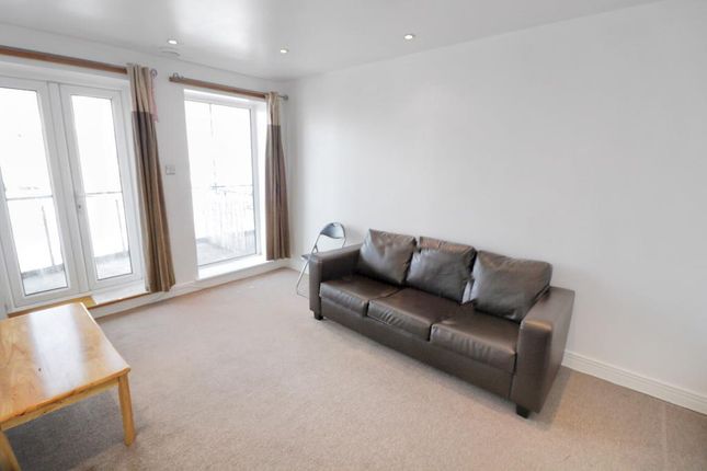 1 bed flat for sale in central house, 32-66 high street