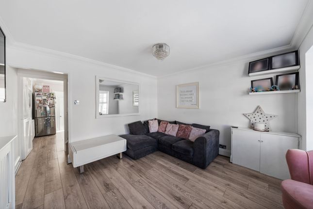 11 Upper Road, Wallington photo 4