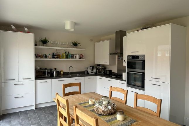 11, Chisbury Road, Swindon photo 2