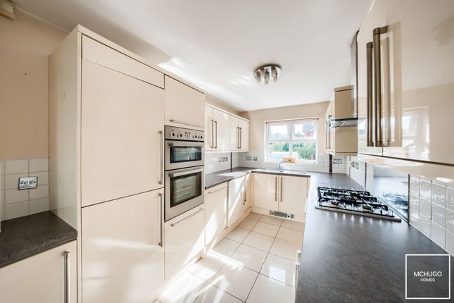 7 Parkfield Close, Birmingham photo 2