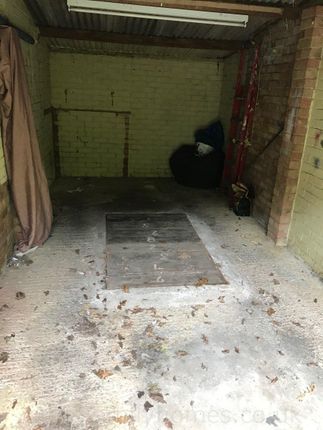 Parking/garage to rent in Norwood Walk, Sittingbourne