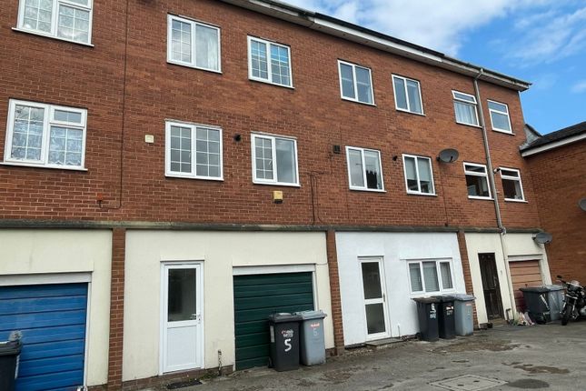 Town house to rent in Nantwich, Cheshire