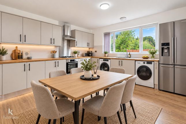 22, Baytree Avenue, Oldham photo 4