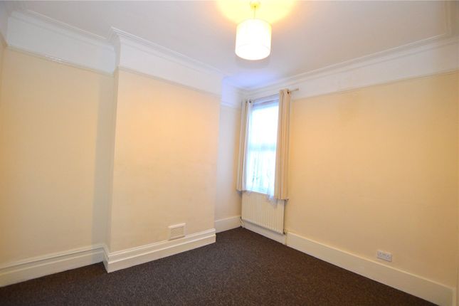 Flat to rent in Francis Road, Croydon