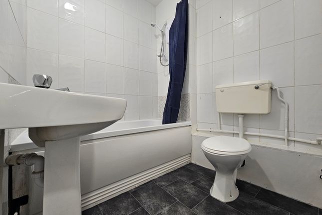 Flat 4, Springfield Mill Court, Bull Street, WEDNESBURY photo 5