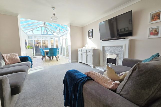 18, Meadow Drive, Saltash photo 2