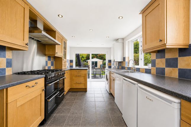 34, Colham Avenue, West Drayton photo 4