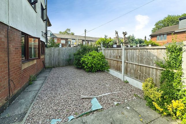 3, Barrett Court, Bury photo 3