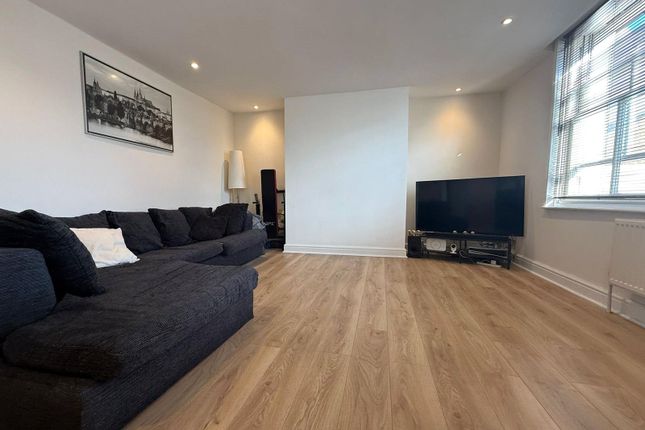 24A, Darby Drive, Waltham Abbey photo 3