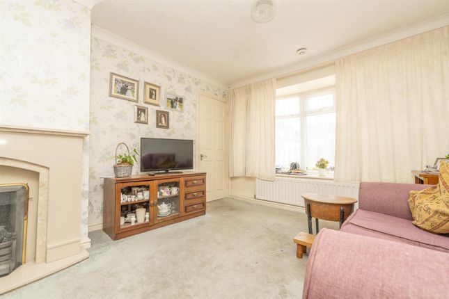 18, Averill Drive, Rugeley photo 4