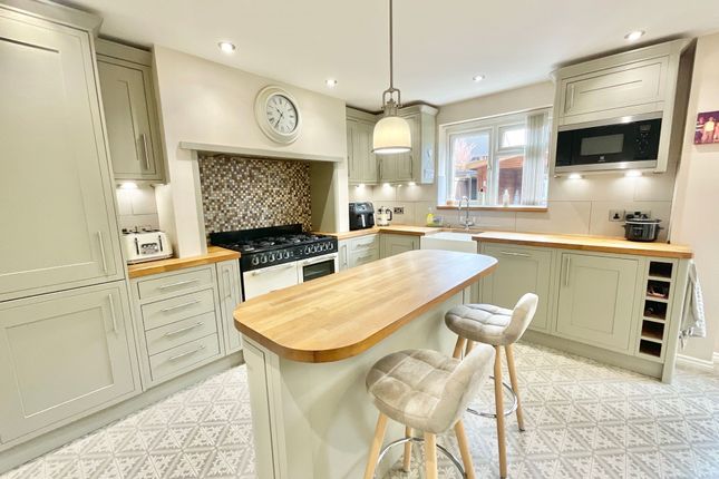 6 Darwin Close, Market Drayton photo 2