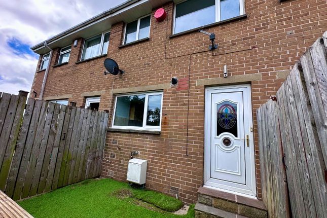 15, Woodroyd, Huddersfield photo 2