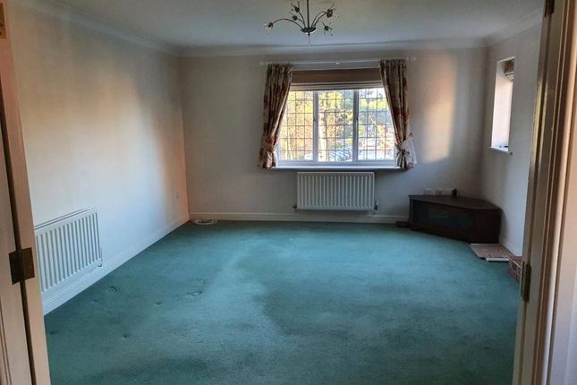 21, Aragon House, Warwick Road photo 3