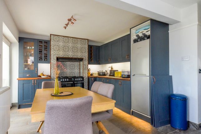 81, Queens Crescent, Eastbourne photo 3