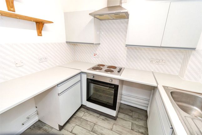 81, Springford Gardens, Hampshire photo 2