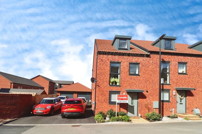 Thumbnail Town house for sale in Cater Drive, Yate, Bristol