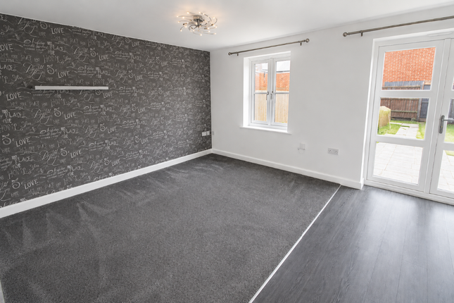 99 Greenkeepers Road, Great Denham photo 4