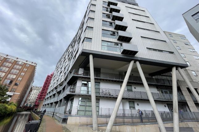 3-bed flat on Apt 307, The Lock Building, Manchester, £300,000