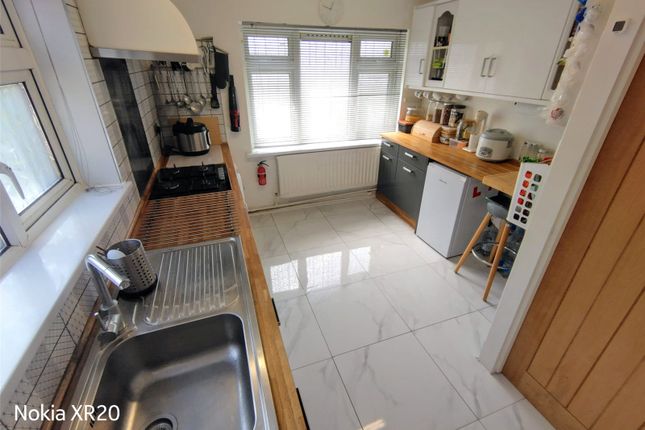 Flat 19, Lewis Court,, Snelling Avenue, Gravesend photo 3