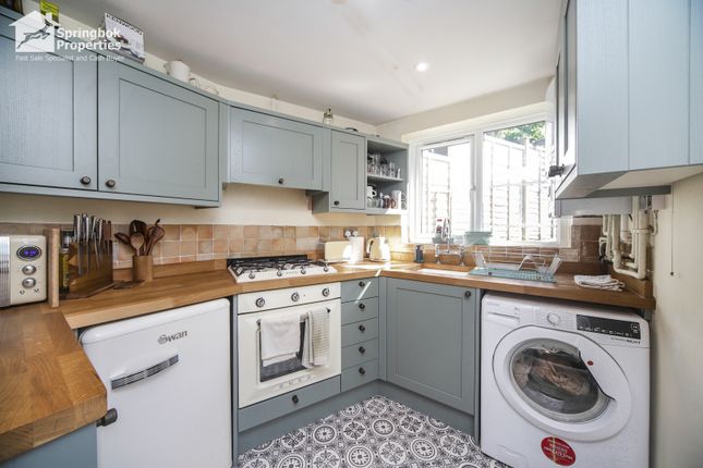 109, Combe Street, Chard photo 4
