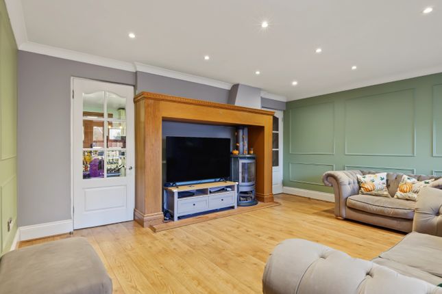 115 Crouch Street, Noak Bridge, Basildon photo 4